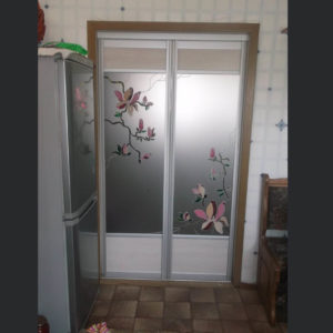 межкомнатная, складывающаяся дверь
