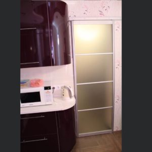 раздвижная дверь на кухню